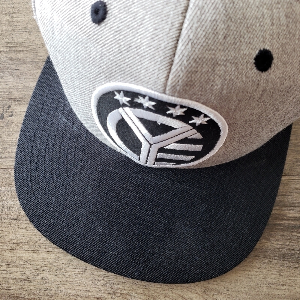 Whiskey Riff Snapback Hat - Picture 4 of 11